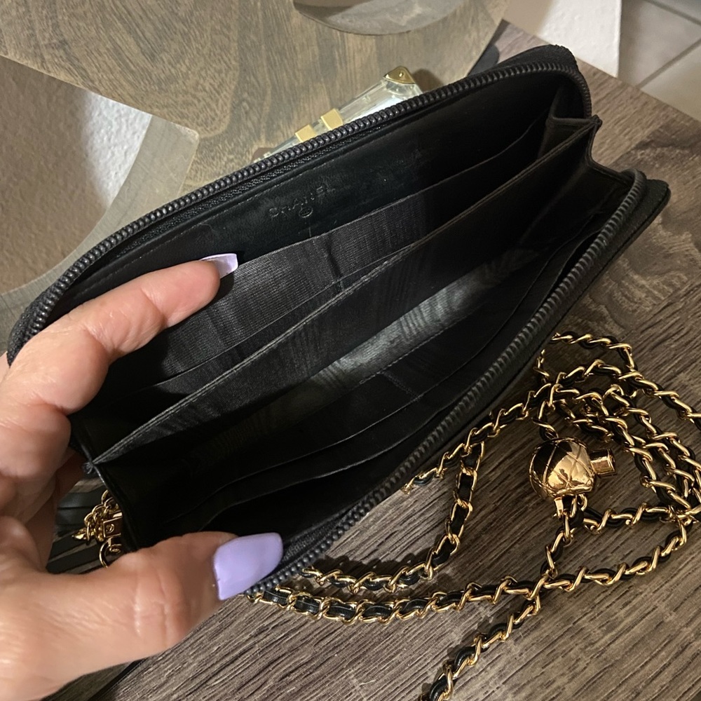 ⚜️💋Chanel Timeless WOC Pearl Crush Crossbody Chain Black / Gold Tone - Picture 9 of 15